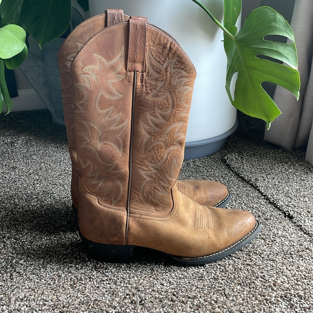 Men’s ARIAT BOOT SIZE 10.5 EE